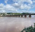 Chuva eleva o nível do Rio Doce em Linhares e